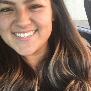 Meet your Posher, Ana